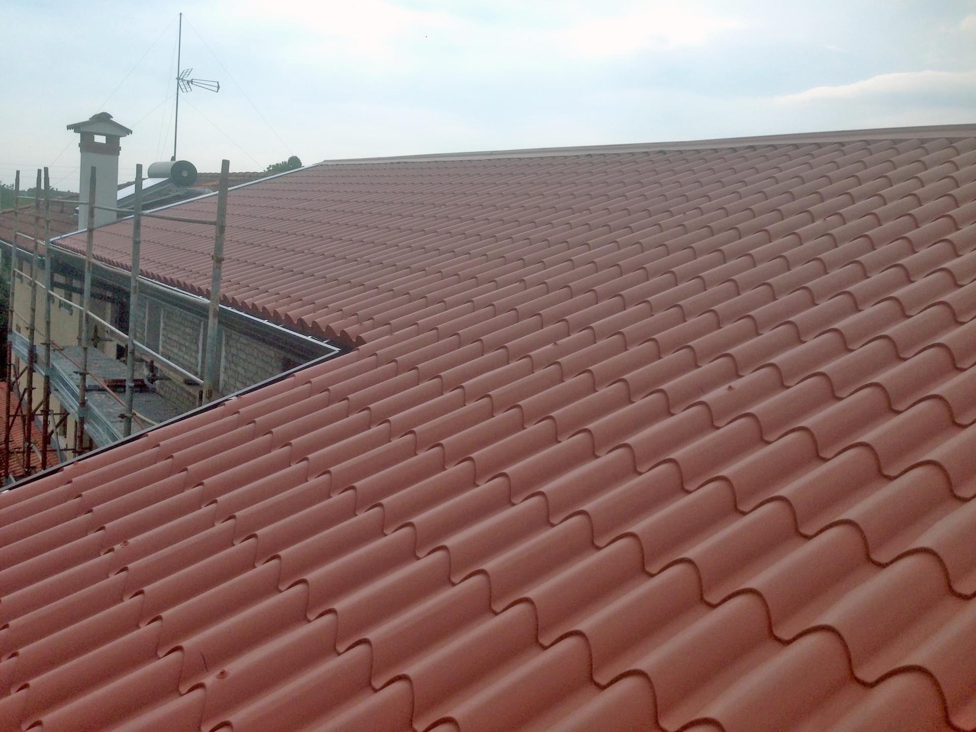  Coperture con pannelli metallici simil coppo- Lattonerie Spagnol 